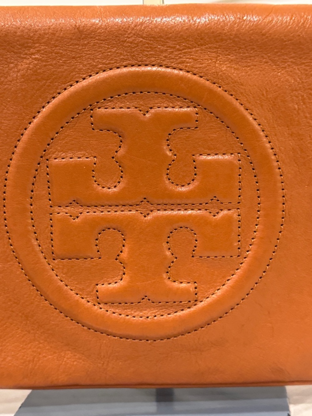 Tory Burch Bag Bombe Reva Brown Leather Logo Shoulder Bag Clutch with Gold Chain - Picture 10 of 17